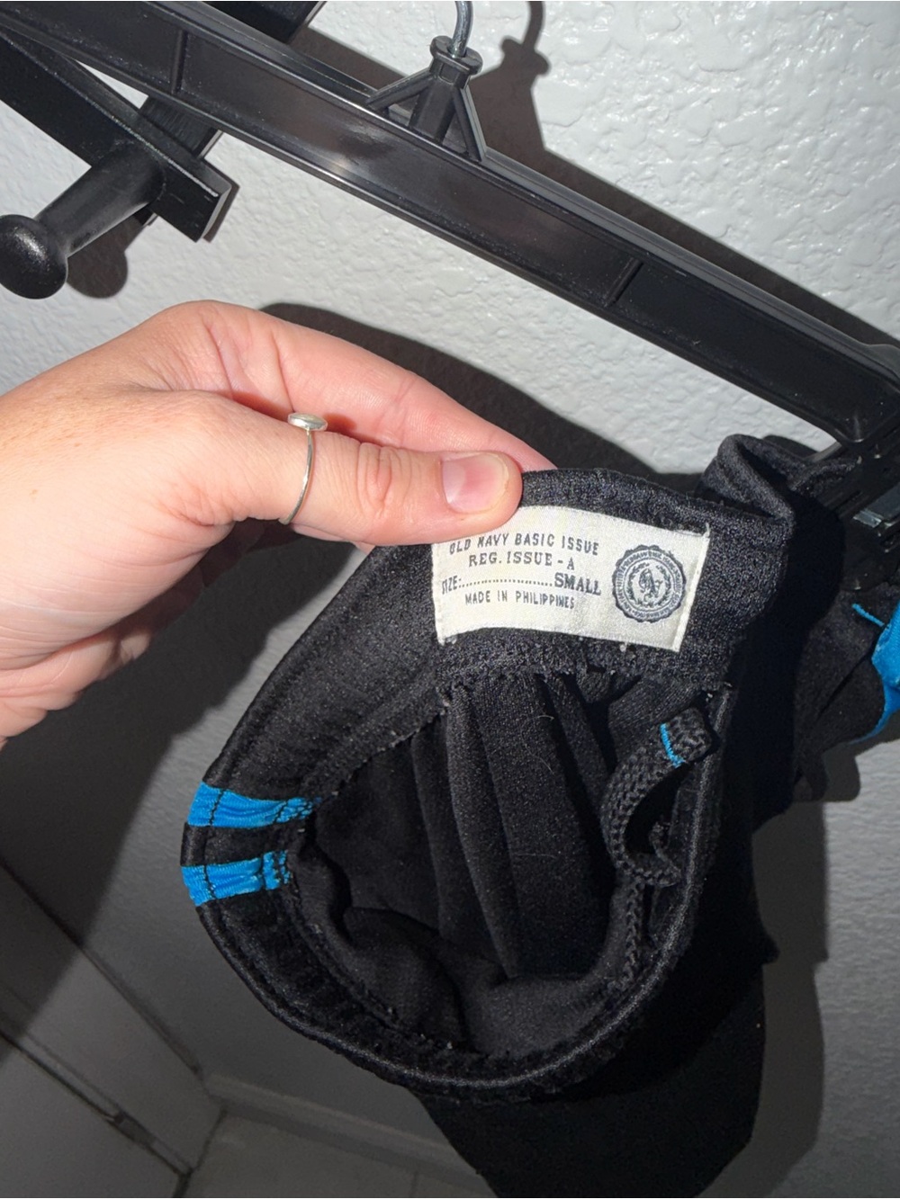 Old Navy Boys Athletic Shorts Black Blue Performance Active Size Small - Picture 3 of 4